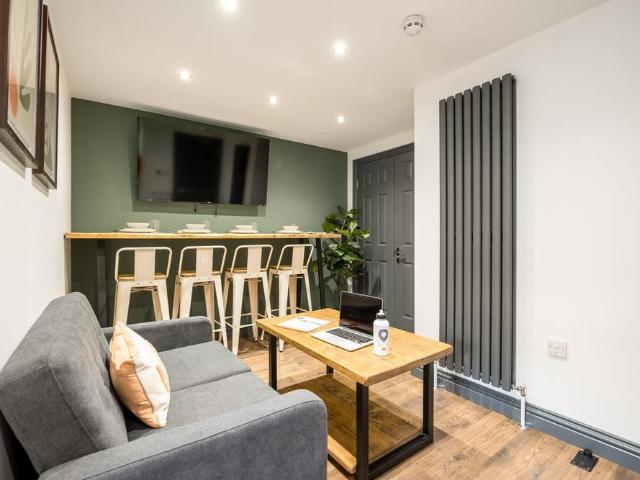 7 bedroom property to rent