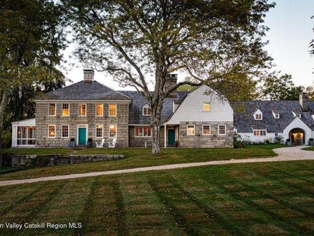 7 bedroom, Warren CT 06754 104947116