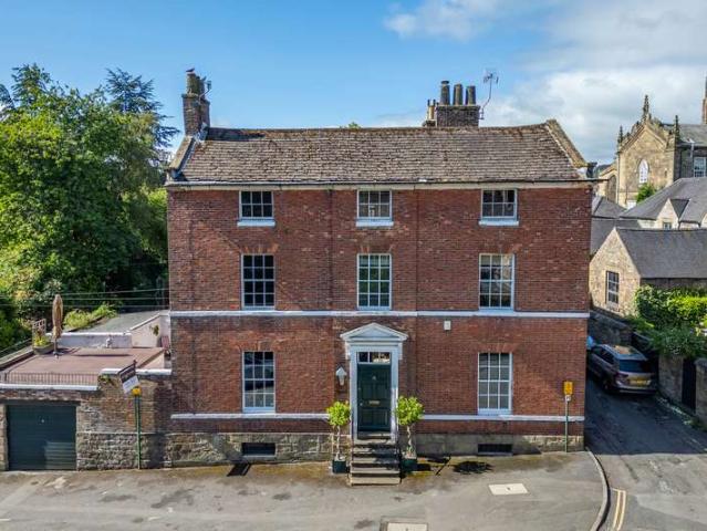 7 Bedroom Town House