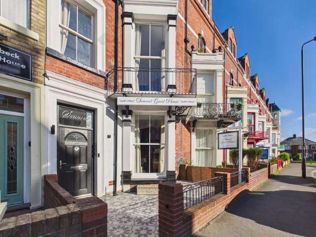 7 Bedroom Town House