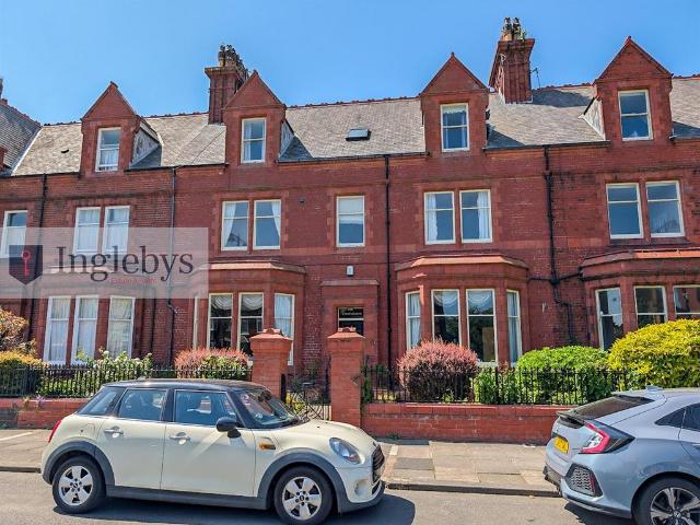 7 bedroom townhouse for sale