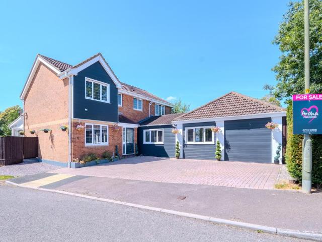 7 bedroom townhouse for sale