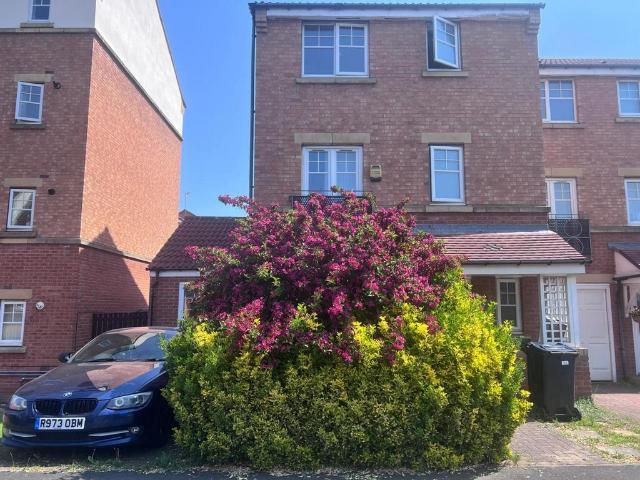7 bedroom townhouse for sale