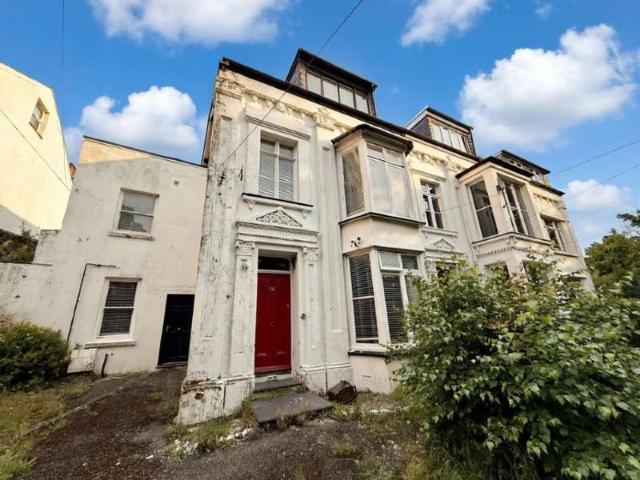 7 Bedroom Terraced House