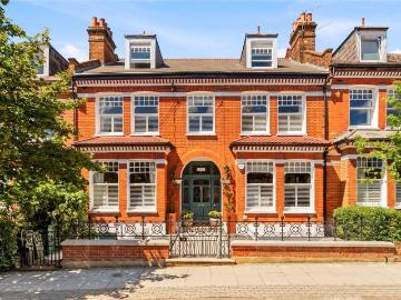 7 bedroom terraced house for sale