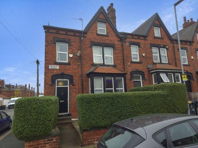7 bedroom terraced house for sale