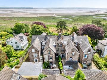 7 bedroom terraced house for sale