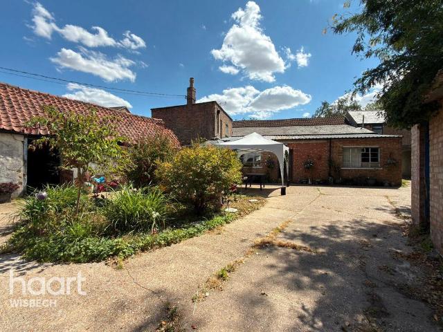 7 bedroom terraced house for sale