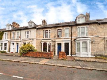 7 bedroom terraced house for sale