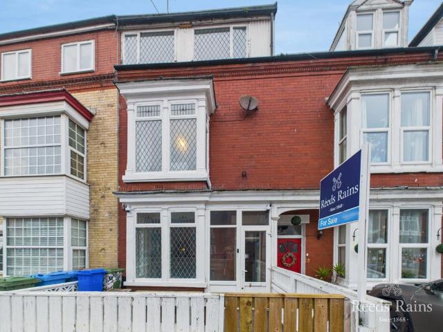 7 bedroom terraced house for sale