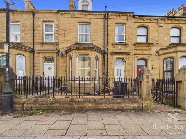 7 bedroom terraced house for sale