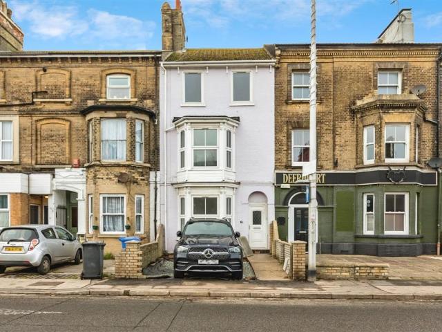7 bedroom terraced house for sale