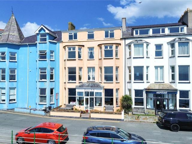 7 bedroom terraced house for sale