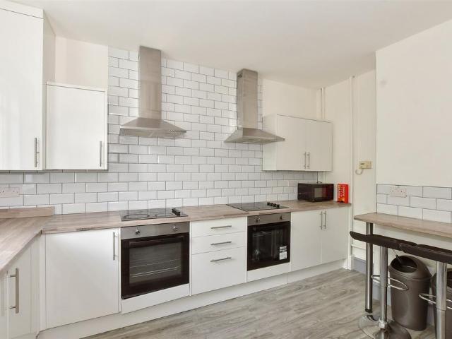 7 bedroom terraced house for sale