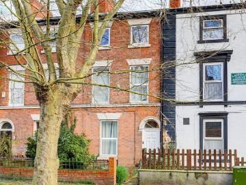 7 bedroom terraced house for sale