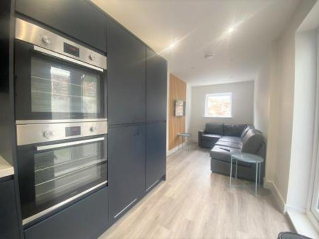 7 bedroom Terraced House To Let