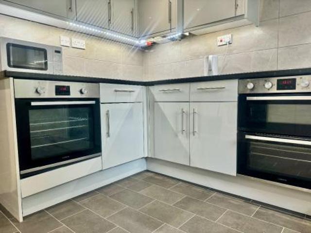 7 bedroom Terraced House To Let