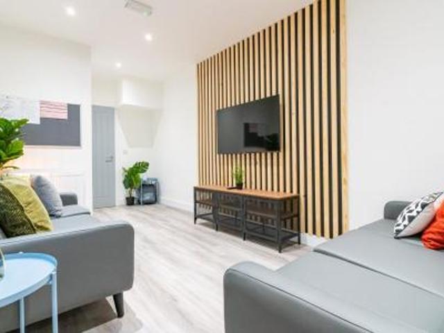 7 bedroom Terraced House To Let