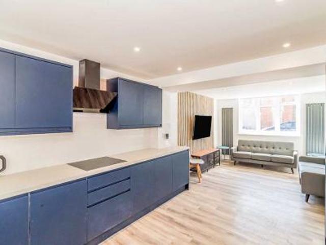 7 bedroom Terraced House To Let