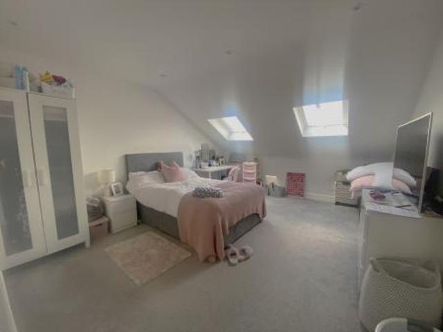 7 bedroom Terraced House To Let