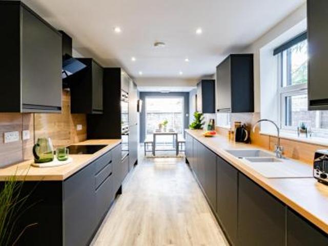 7 bedroom Terraced House To Let