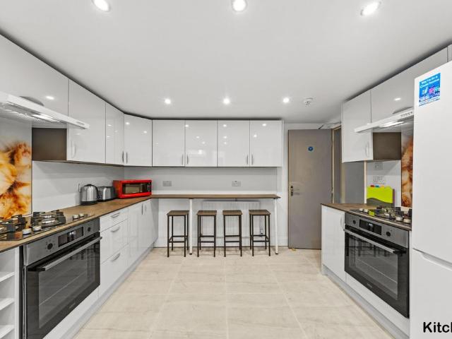 7 bedroom terraced house to rent