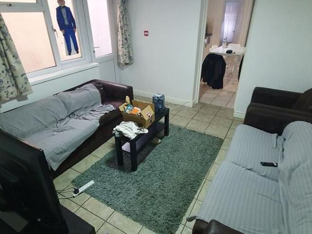7 bedroom terraced house to rent