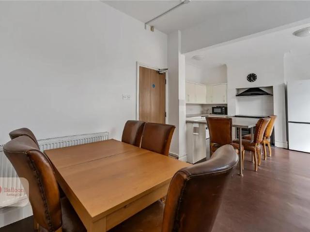 7 bedroom terraced house to rent