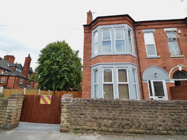 7 bedroom terraced house to rent