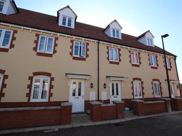 7 bedroom terraced house to rent