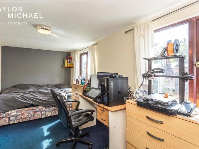 7 bedroom terraced house to rent