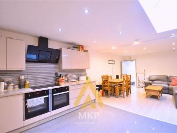 7 bedroom terraced house to rent