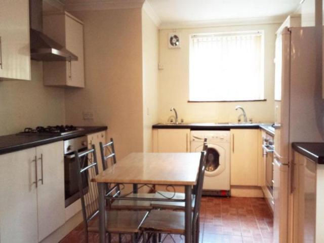 7 bedroom terraced house to rent