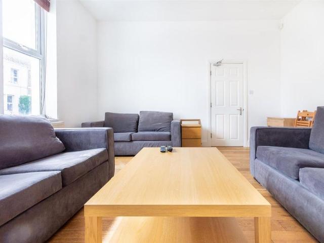 7 bedroom terraced house to rent