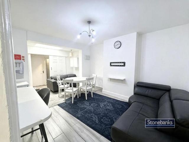 7 bedroom terraced house to rent