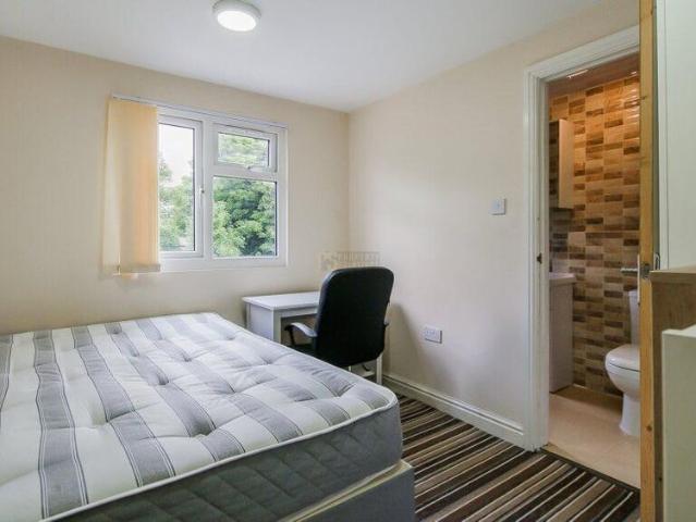 7 bedroom terraced house to rent