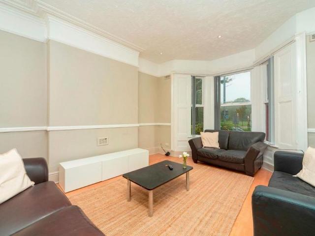 7 bedroom terraced house to rent