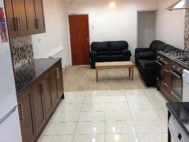 7 bedroom terraced house to rent