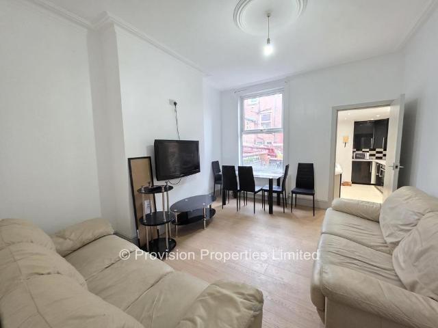 7 bedroom terraced house to rent