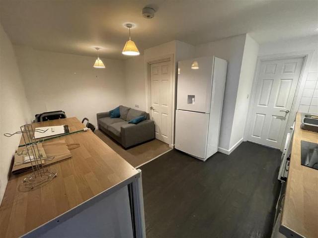 7 bedroom terraced house to rent