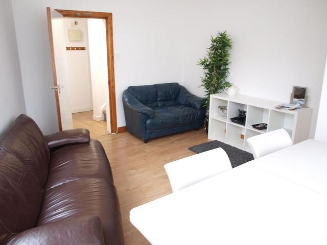 7 bedroom terraced house to rent