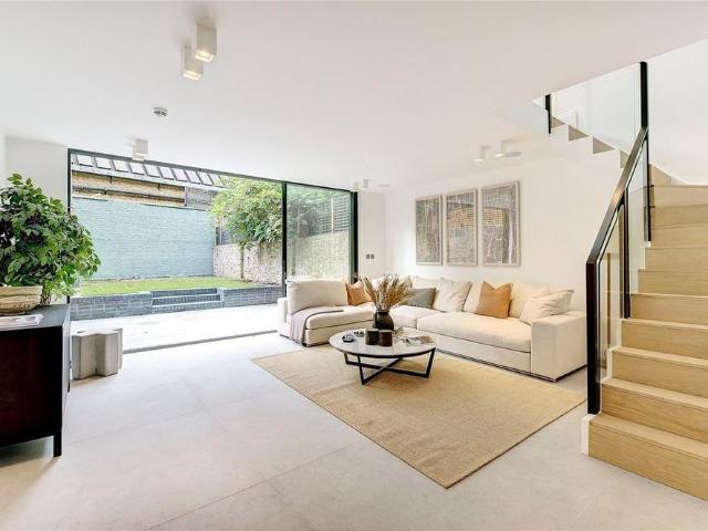 7 bedroom terraced house to rent