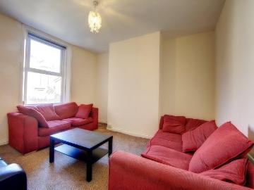 7 bedroom terraced house to rent