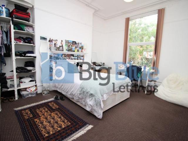 7 bedroom terraced house to rent