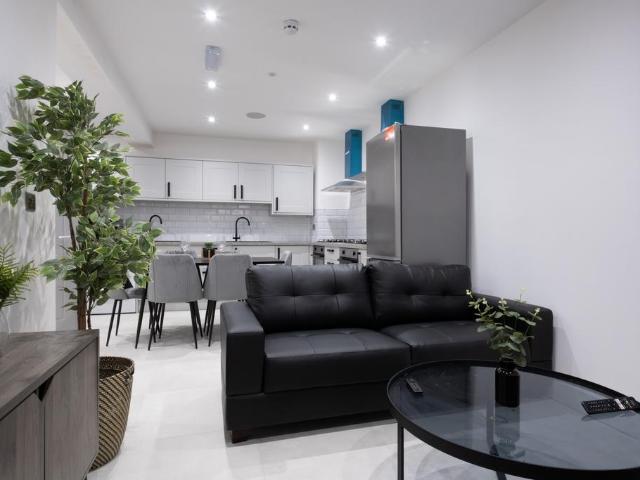 7 bedroom terraced house to rent