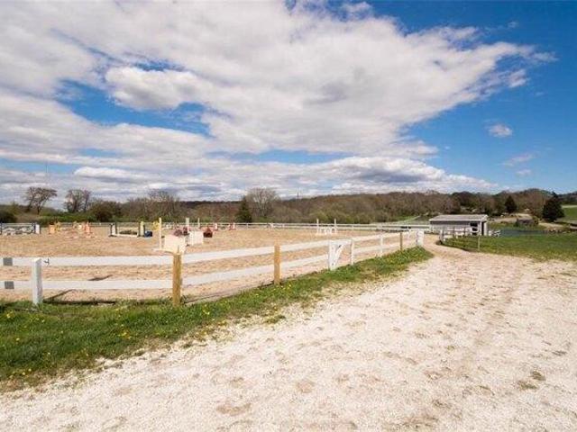 7 bedroom, Tiverton RI 02878 105535400