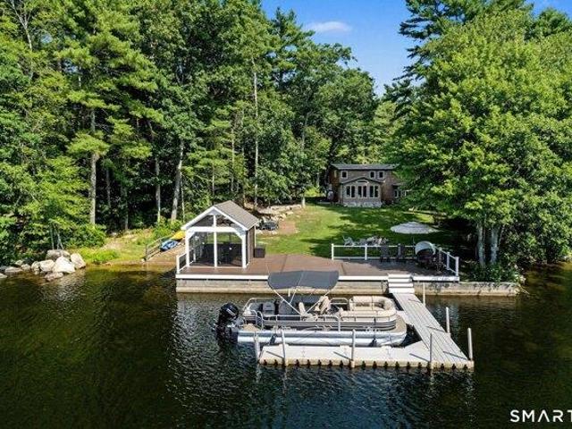 7 bedroom, Voluntown CT 06384 105679718