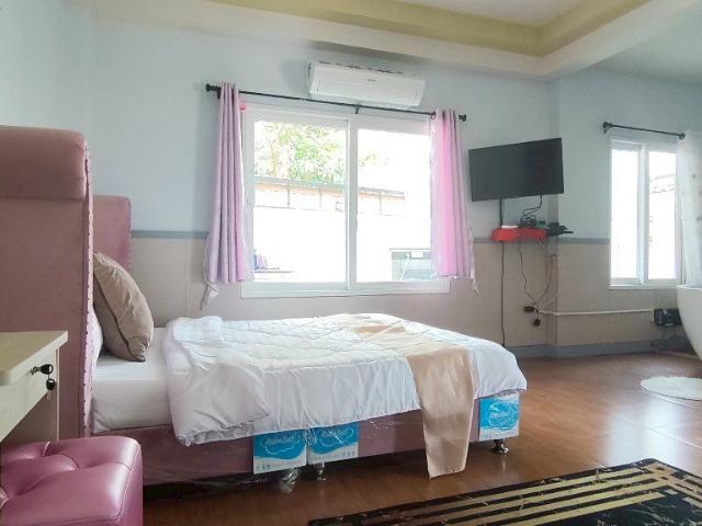 7 Bedrooms Pool Villa in Huay Yai for Rent