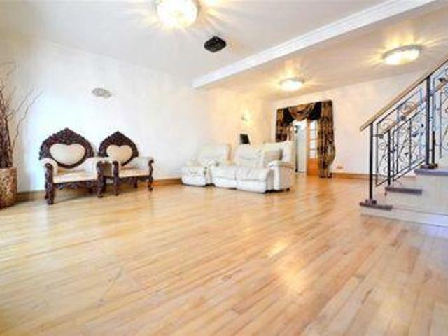 7 Bedrooms Terraced house for rent in Carlyle Road, Manor Park, London E12