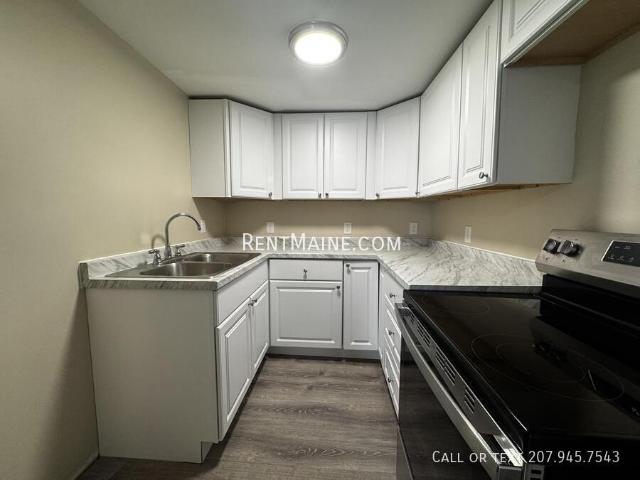 7 Bennett Ave. Apt 2 beds, 1 full bath